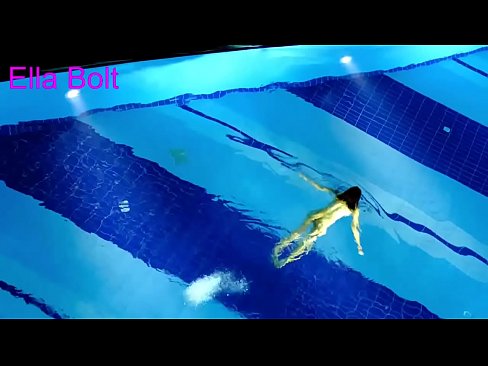 ❤️ Saya tidak bisa berhenti menonton, pirang muda tertangkap basah berenang di kolam resor ELLA BOLT ☑ Video seks di porno id.bencoineth.top ❤